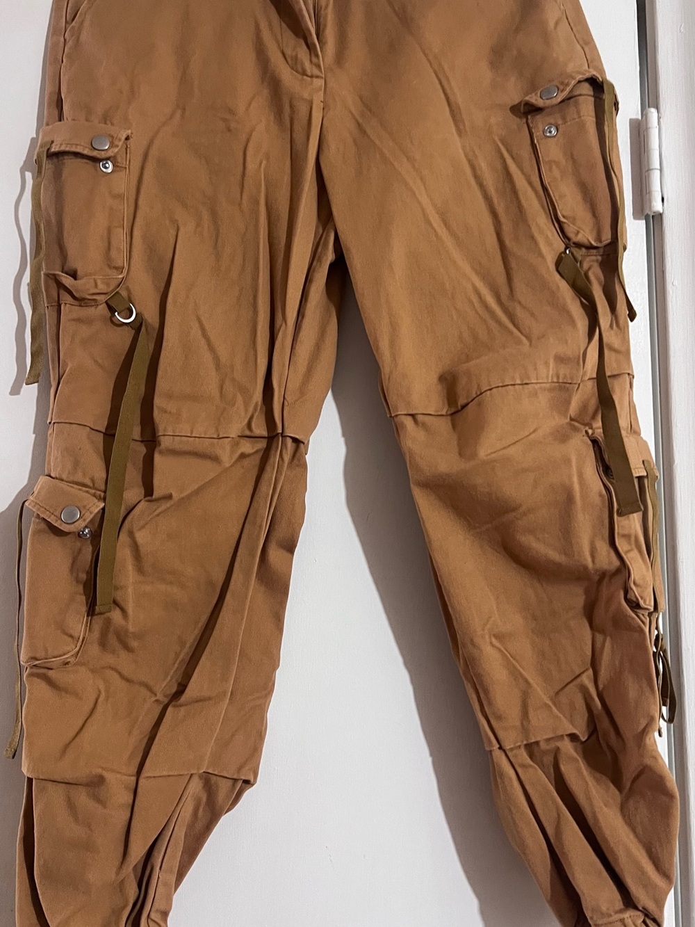 Forever 21 Women's Large Cargo Jumpsuit Pants in Carmel brown